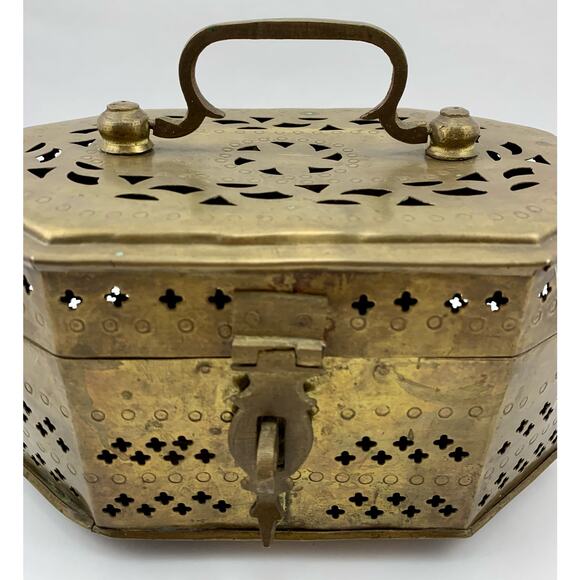 Vintage Pierced Brass Octagon Cricket Box Decor Storage - Picture 3 of 14
